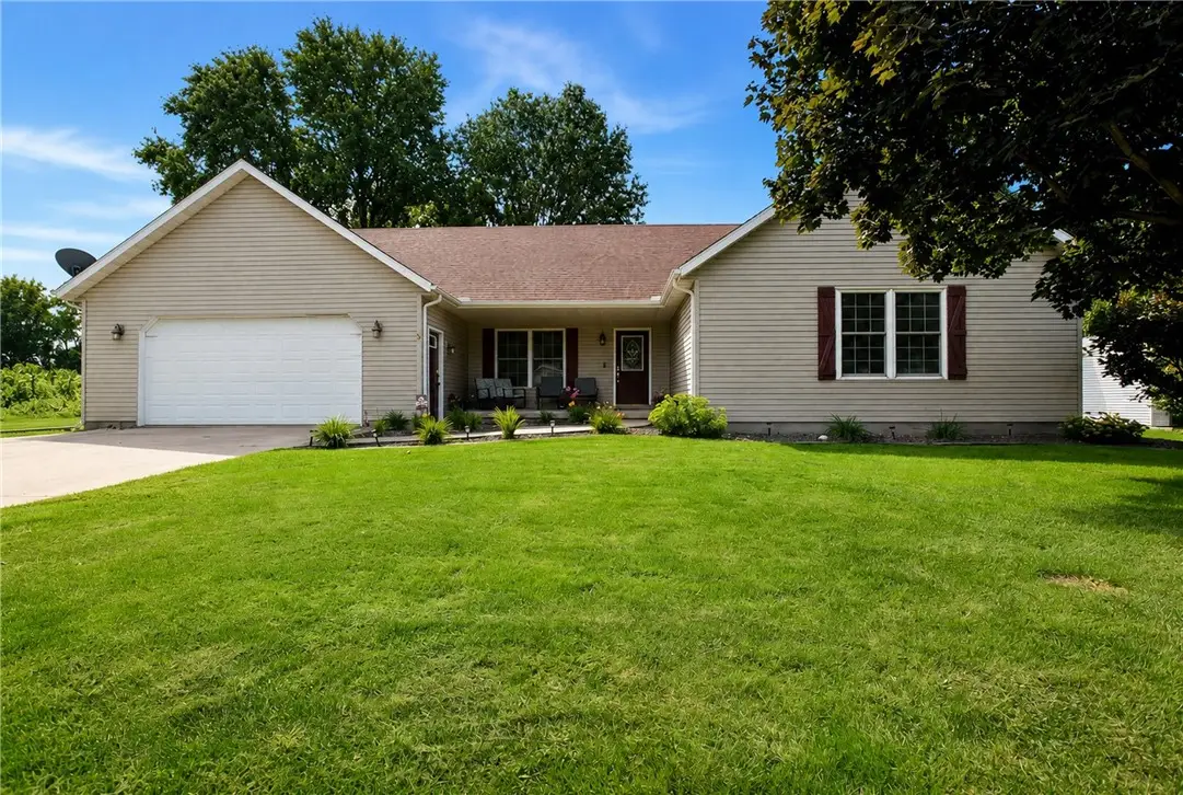 1117 S Washington Street, Sullivan, IL 61951 - #1
