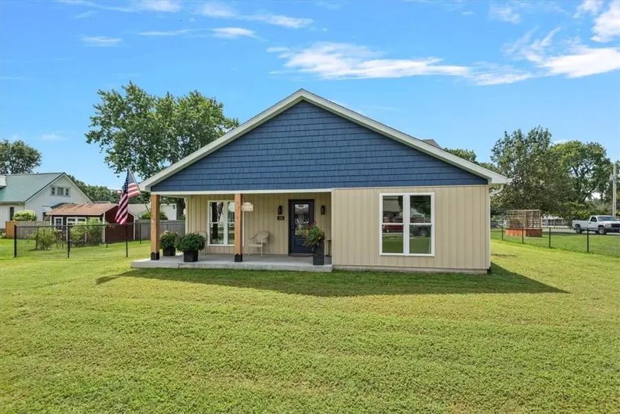 108 E North 2nd Street, Findlay, IL 62534 - #2