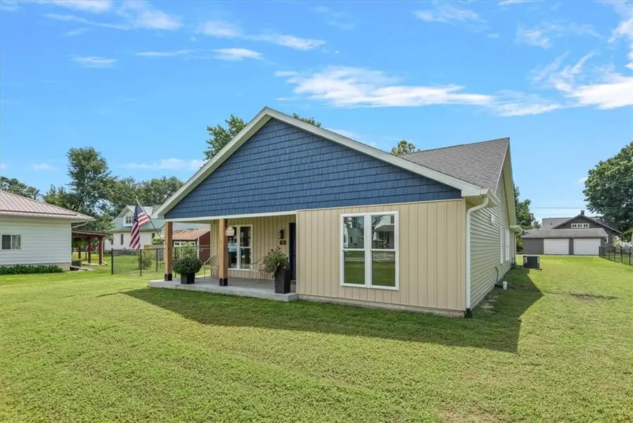 108 E North 2nd Street, Findlay, IL 62534 - #3
