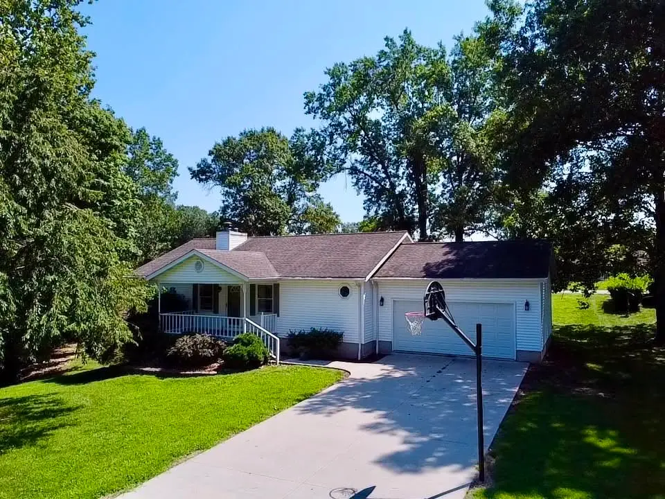 16106 Lynn Drive, Effingham, IL 62401 - #1