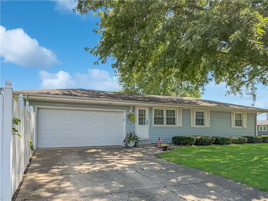 2420 Essex Avenue, Mattoon, IL 61938 - #2