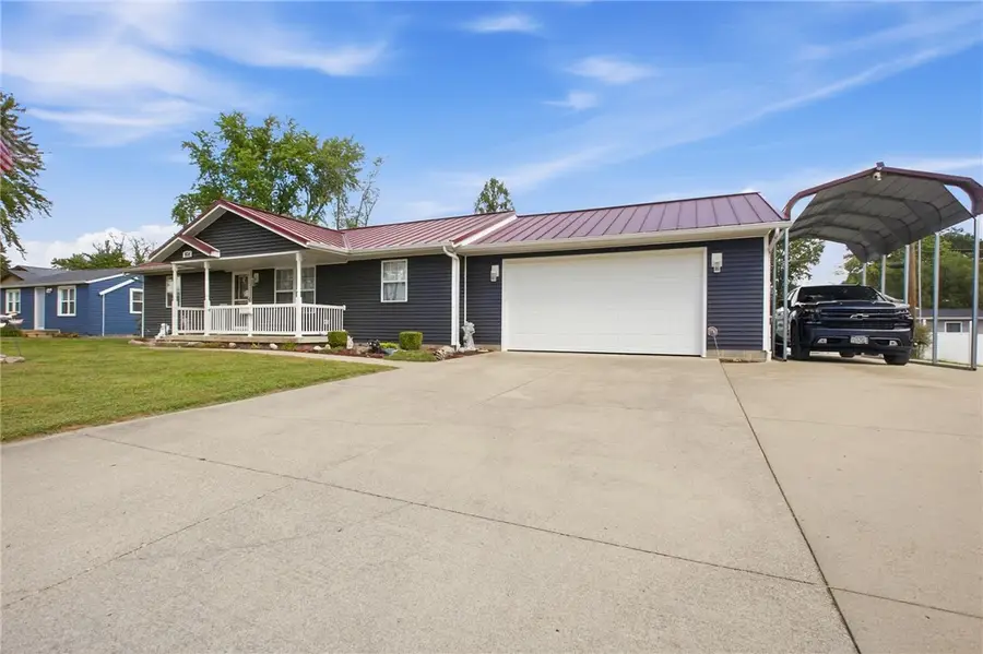 806 S Rosewood Street, Effingham, IL 62401 - #3