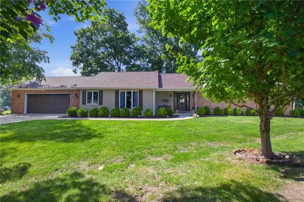 521 Warren Avenue, Charleston, IL 61920