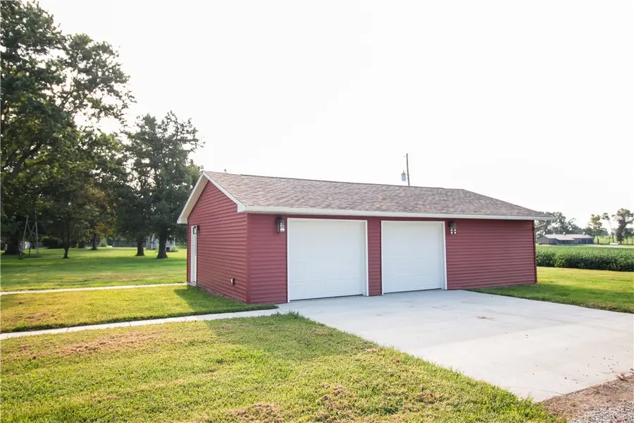 2029 E County Road 250n, Mattoon, IL 61938 - #2