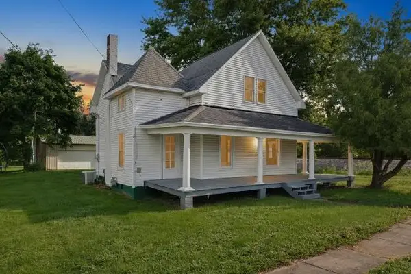 205 E Holloway Street, Bismarck, IL 61814