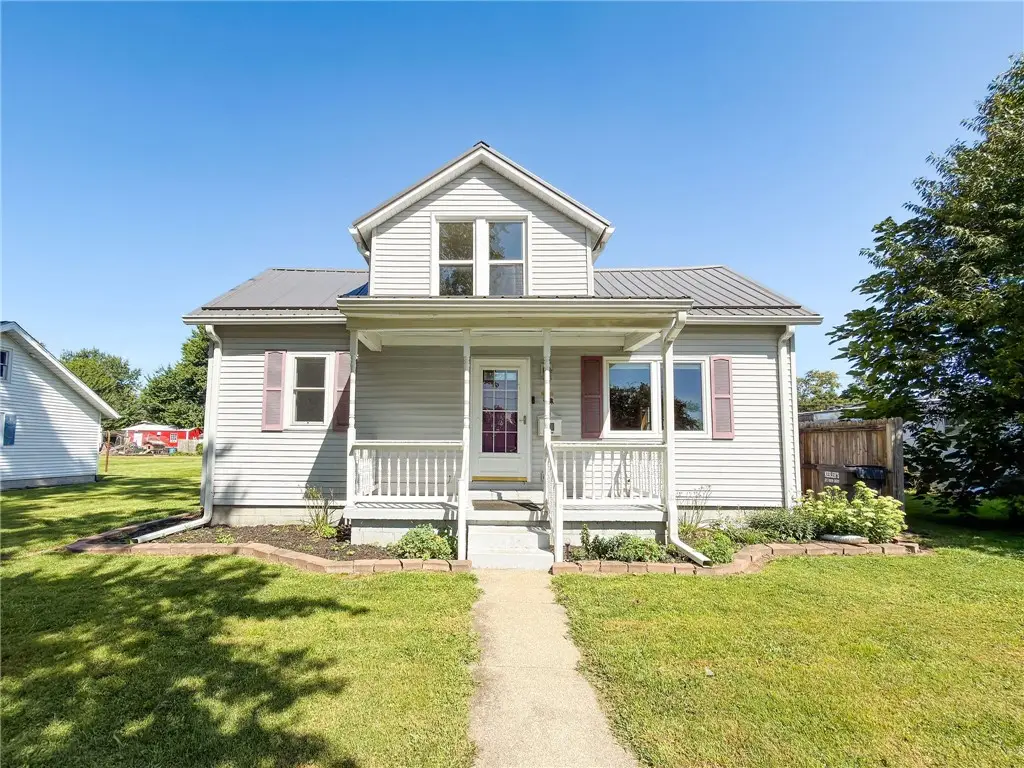 908 Pine Street, Marshall, IL 62441 - #1