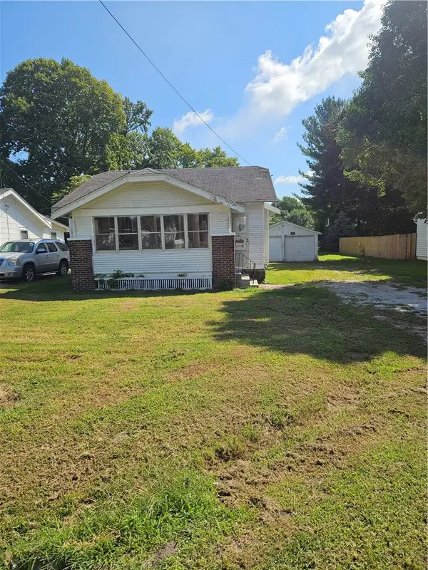 1940 N 27th Street, Decatur, IL 62526