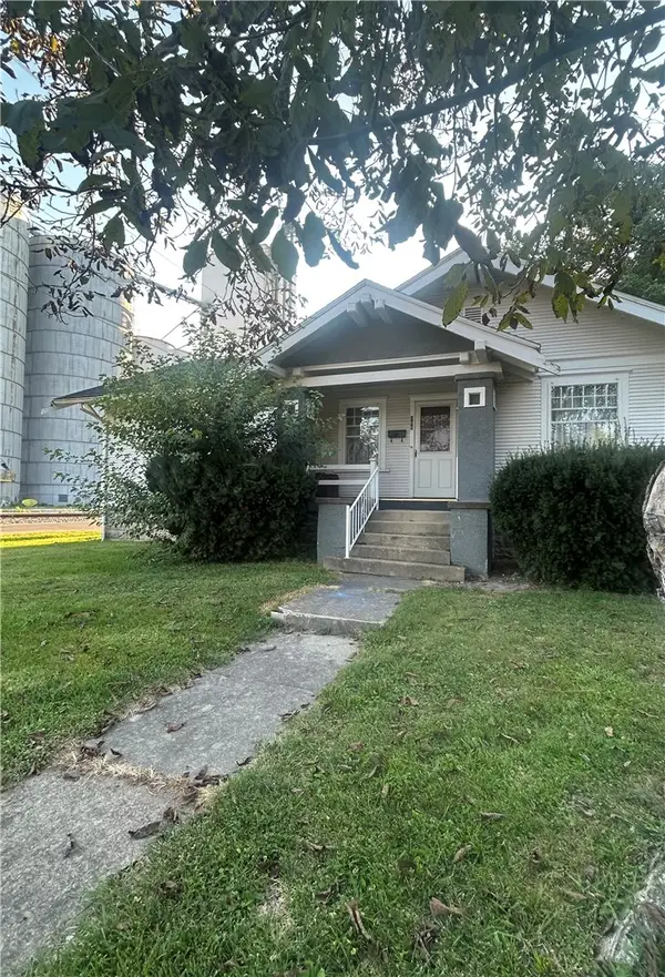 300 Liberty Avenue, Newton, IL 62448