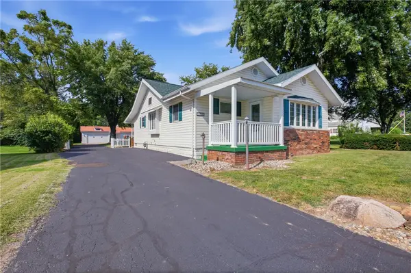 2121 Madison Avenue, Charleston, IL 61920