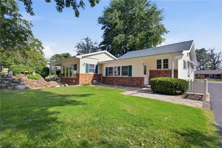 2121 Madison Avenue, Charleston, IL 61920 - #3
