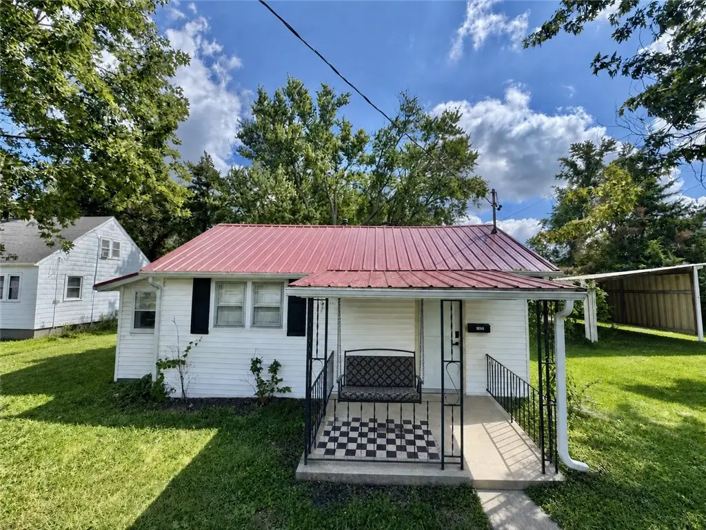 1208 S 2nd Street, Effingham, IL 62401 - #1