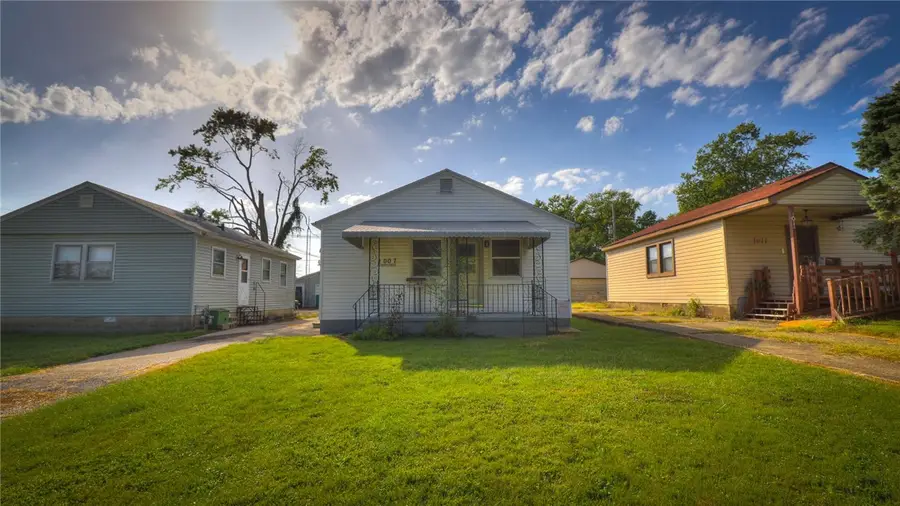 1007 N Woodlawn Avenue, Decatur, IL 62522 - #2