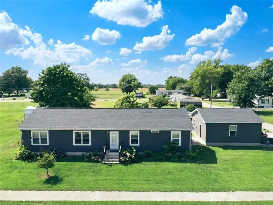 831 N Adams Street, Mason, IL 62443 - #2