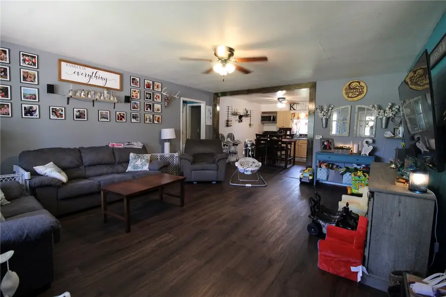 1409 Broadway Avenue, Windsor, IL 61957 - #3