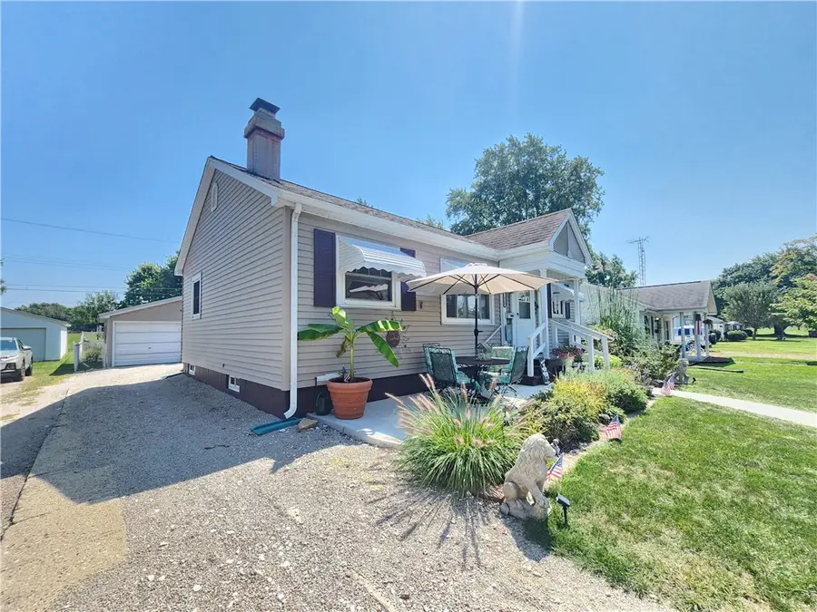 1312 S Lawn Drive, Mattoon, IL 61938 - #3