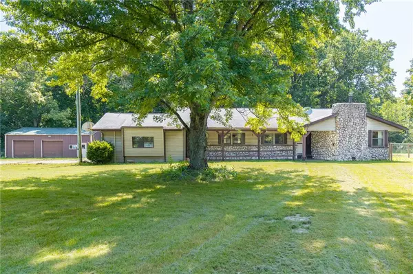 1474 Us Route 40, Toledo, IL 62468