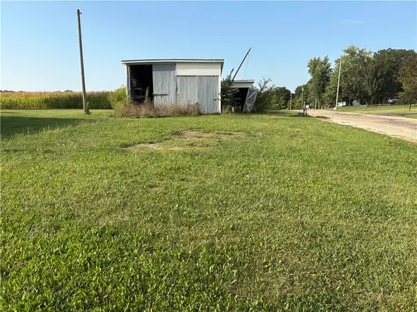 8735 Wagon Trail Road, Clinton, IL 61727
