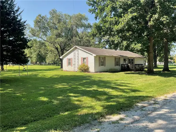 105 Oak Street, Moweaqua, IL 62550