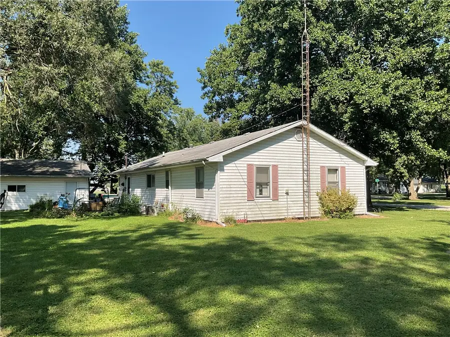 105 Oak Street, Moweaqua, IL 62550 - #3