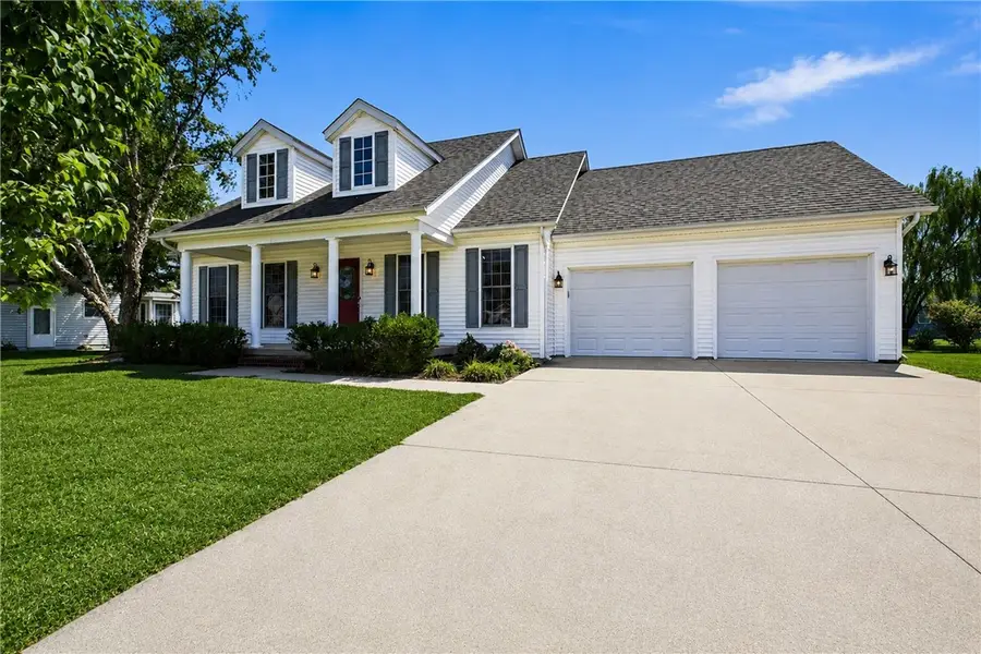 105 E Mount Vernon Avenue, Effingham, IL 62401 - #3