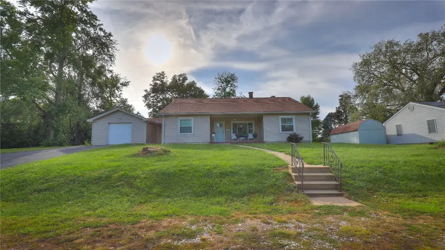 555 N 35th Street, Decatur, IL 62521 - #3