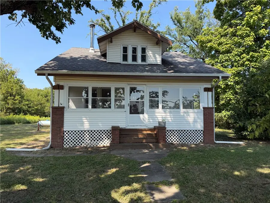 11220 N 450th Street, Oblong, IL 62449 - #2