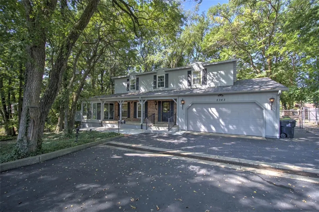 2343 Hawthorne Drive, Decatur, IL 62521 - #1