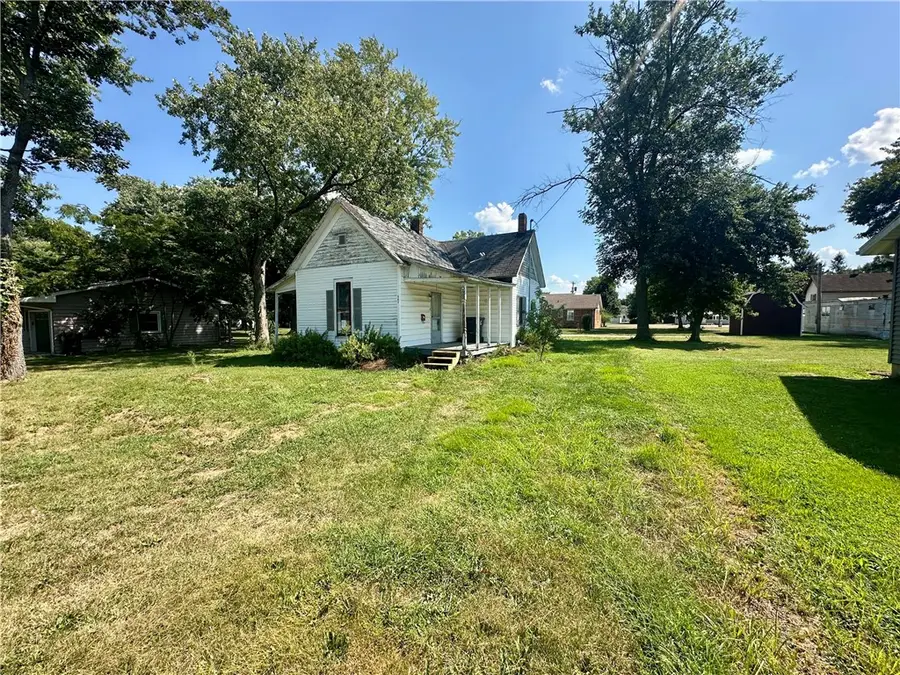 507 E Delaware Avenue, Casey, IL 62420 - #2