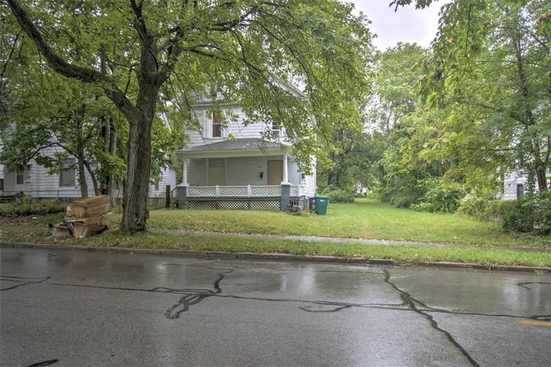 949 W Decatur Street, Decatur, IL 62522 - #1