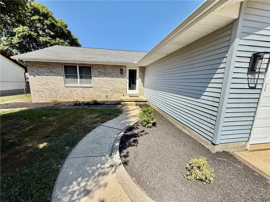 1520 Highland Place, Decatur, IL 62526 - #2