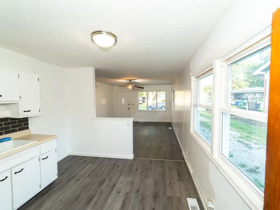 32 Kater Drive, Decatur, IL 62521 - #3