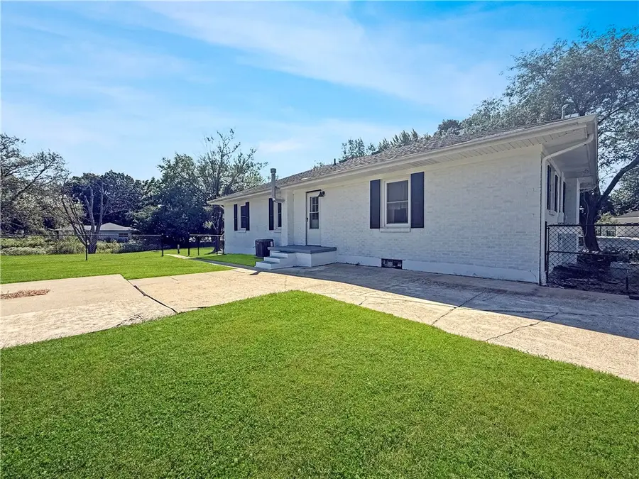 2101 E Washington Road, Casey, IL 62420 - #3