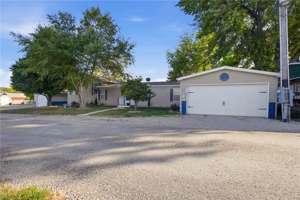 180 Clear Creek Drive, Neoga, IL 62447