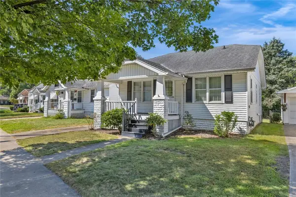 9 Central Drive, Decatur, IL 62526