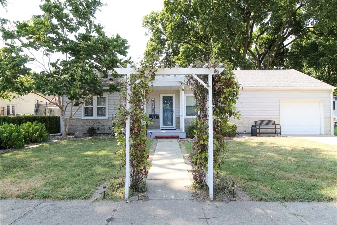 708 N Walnut Street, Shelbyville, IL 62565 - #1