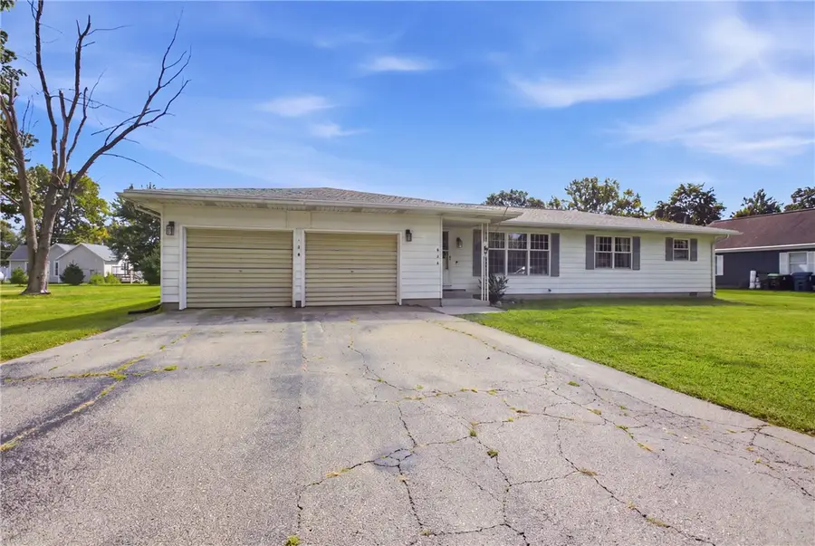 218 N Kansas Street, Atwood, IL 61913 - #2