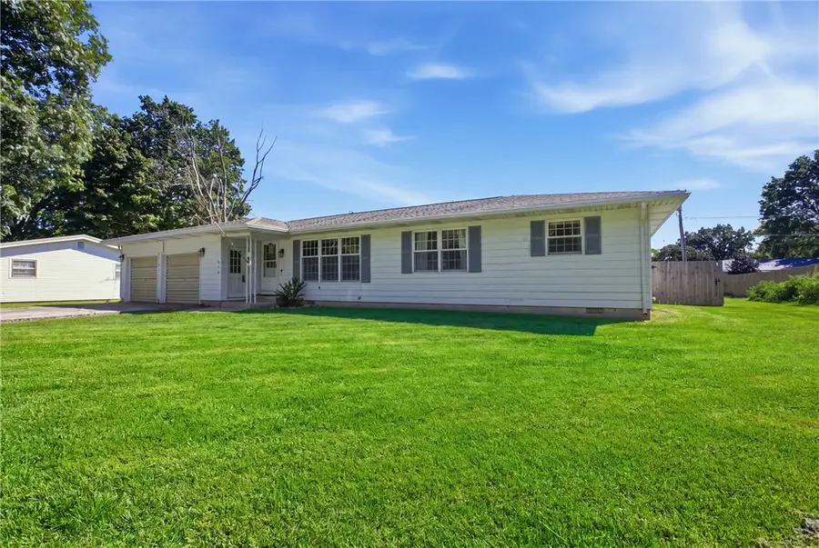 218 N Kansas Street, Atwood, IL 61913 - #3