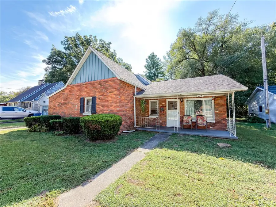 105 E Cherry Street, Hutsonville, IL 62433 - #2