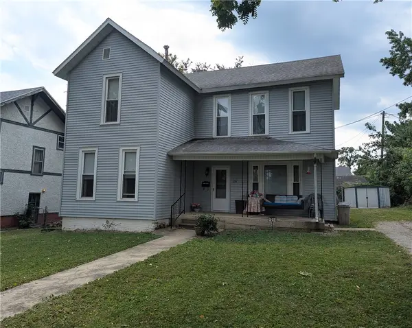 1214 Jefferson Avenue, Charleston, IL 61920