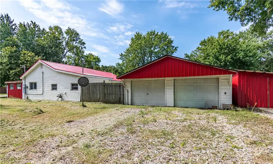 529 E Cedar Street, Moweaqua, IL 62550 - #3