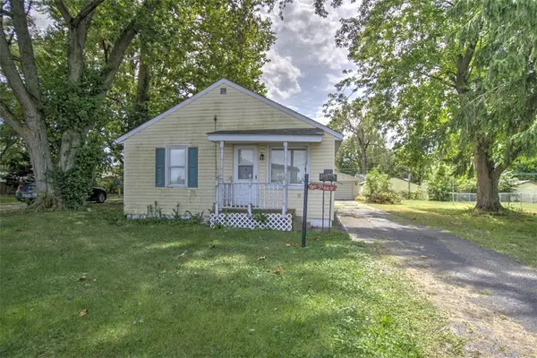2925 E Harrison Avenue, Decatur, IL 62526