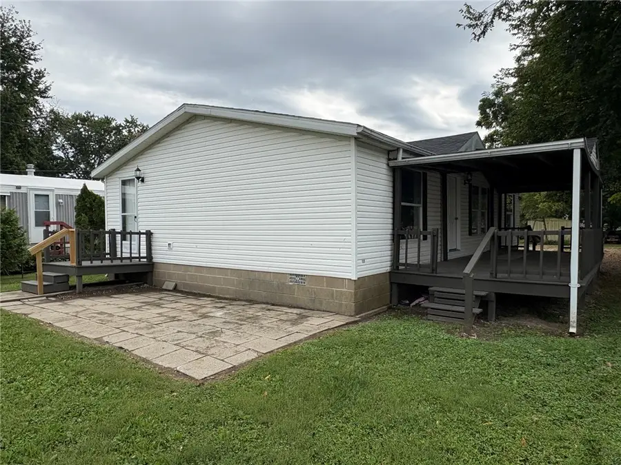 307 W 7th Street, Saint Elmo, IL 62458 - #2