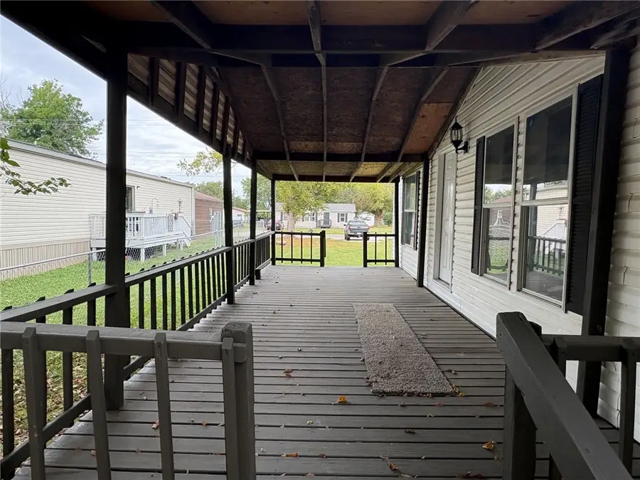 307 W 7th Street, Saint Elmo, IL 62458 - #3