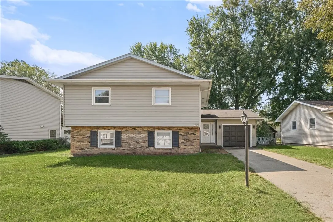1747 E Barrington Avenue, Decatur, IL 62526 - #1