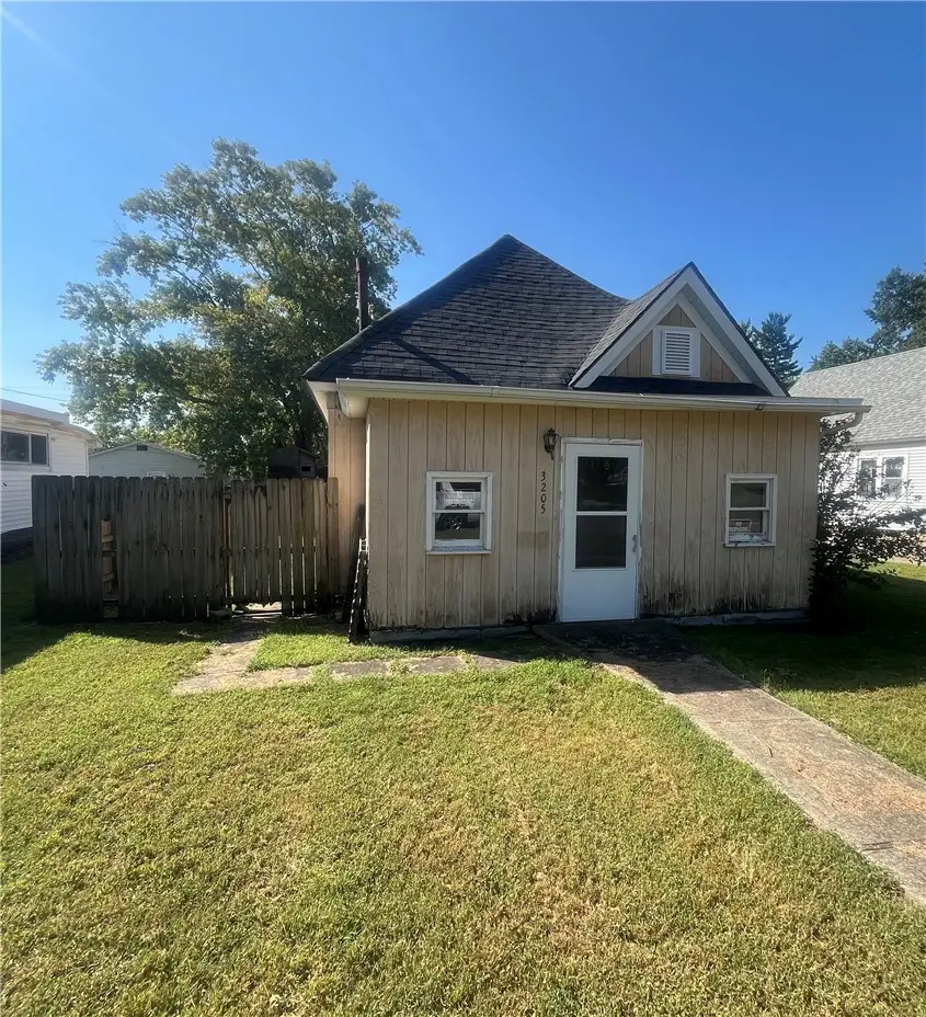 3205 Broadway Avenue, Mattoon, IL 61938 - #1