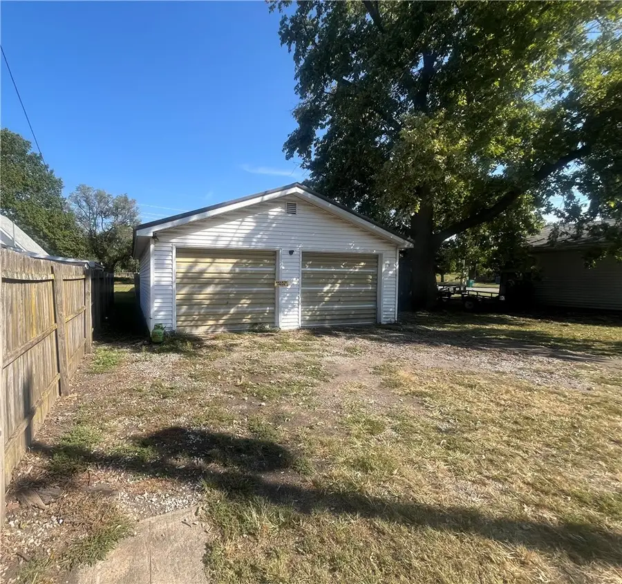 3205 Broadway Avenue, Mattoon, IL 61938 - #3