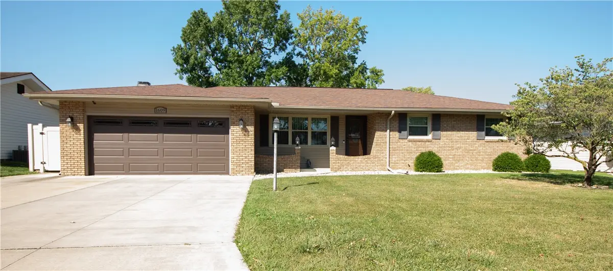 1609 Frostwood Lane, Mattoon, IL 61938 - #1