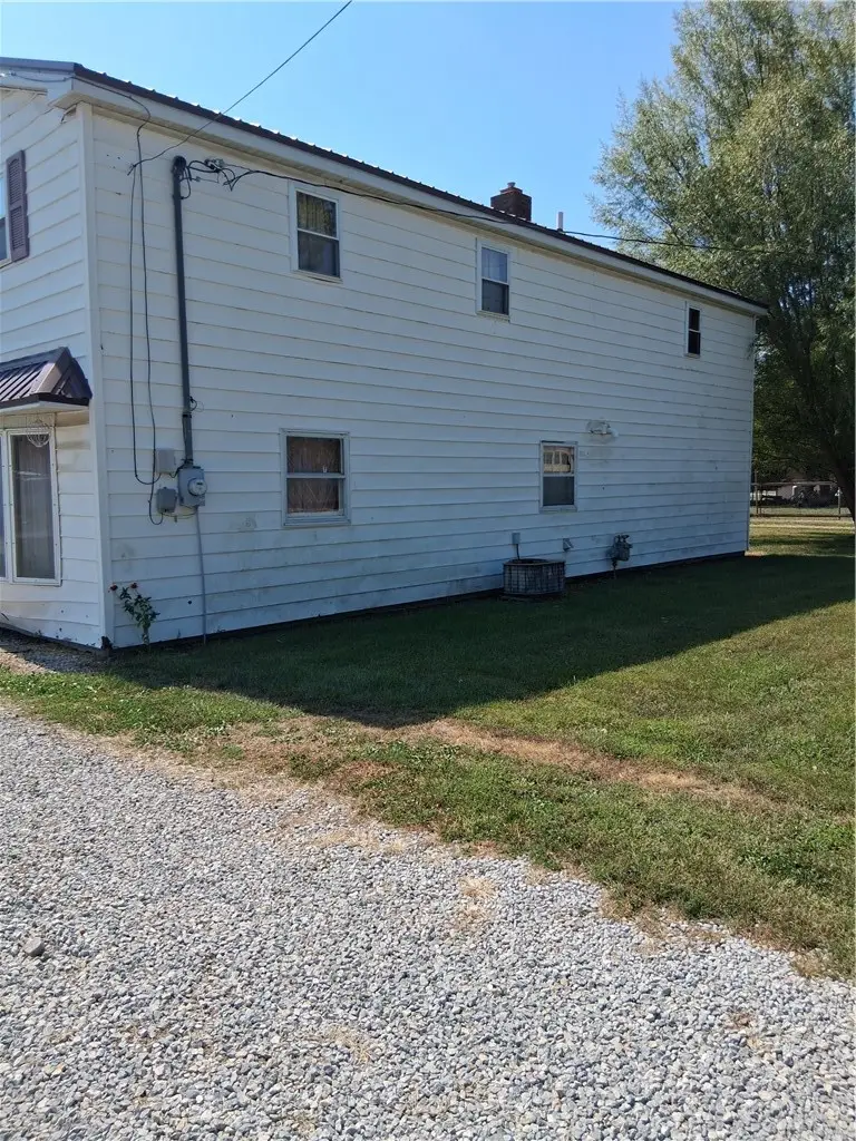 301 Sycamore Street, Newton, IL 62448 - #2