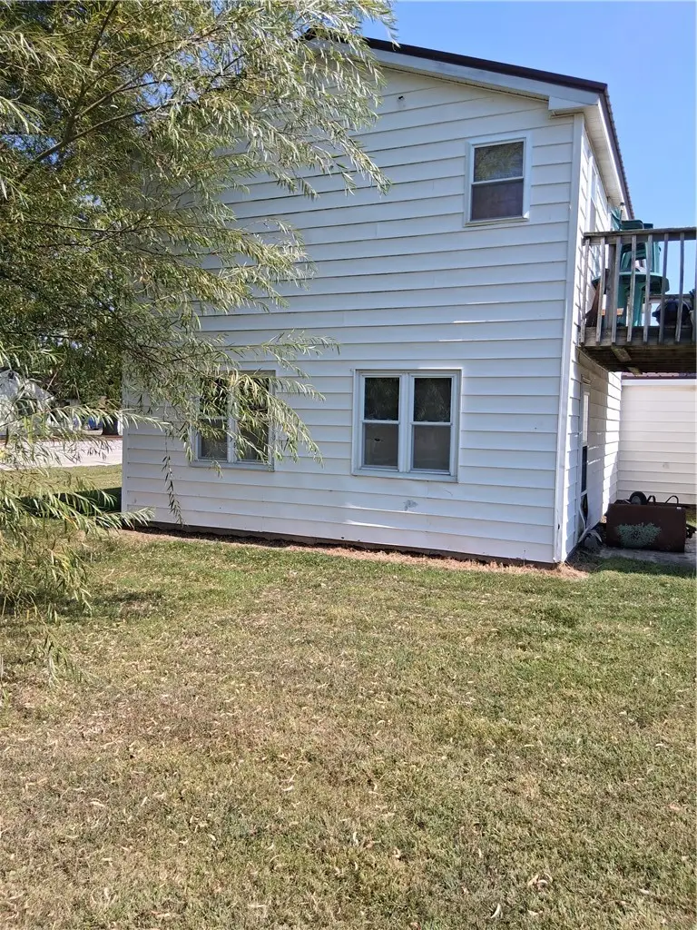 301 Sycamore Street, Newton, IL 62448 - #3