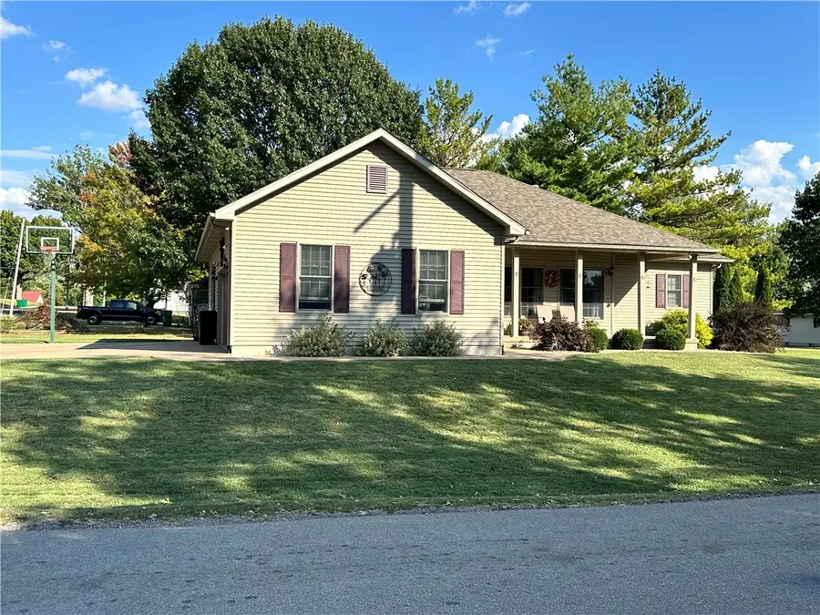 500 S Chestnut Street, Pana, IL 62557 - #2